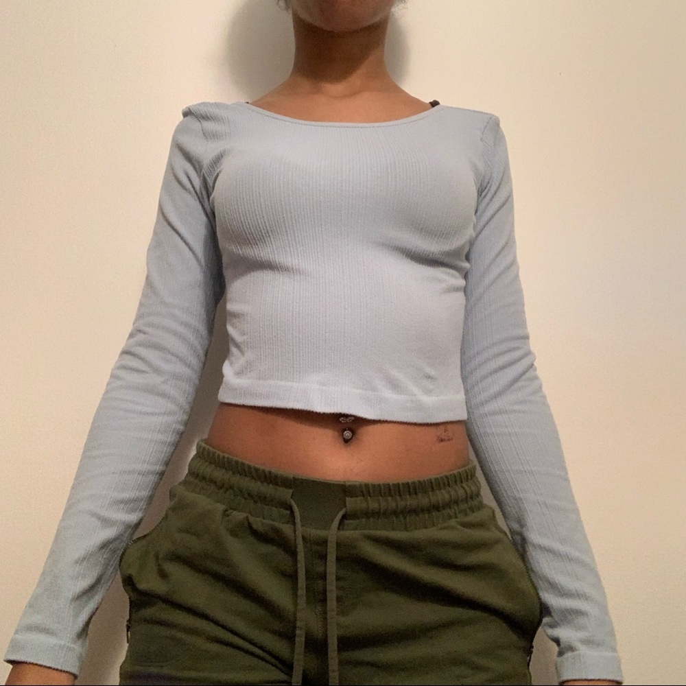 Long sleeve crop top